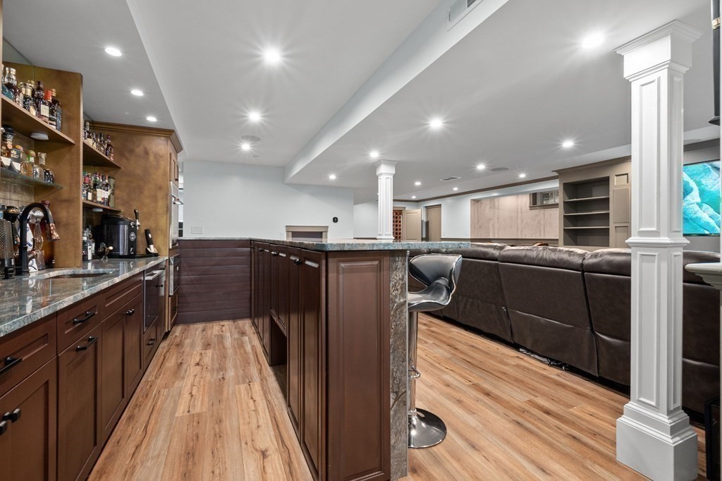 2 Poplar Hill Circle