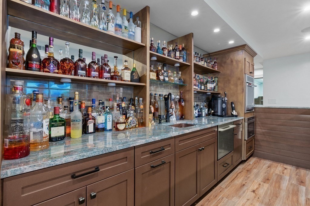 2 Poplar Hill Circle