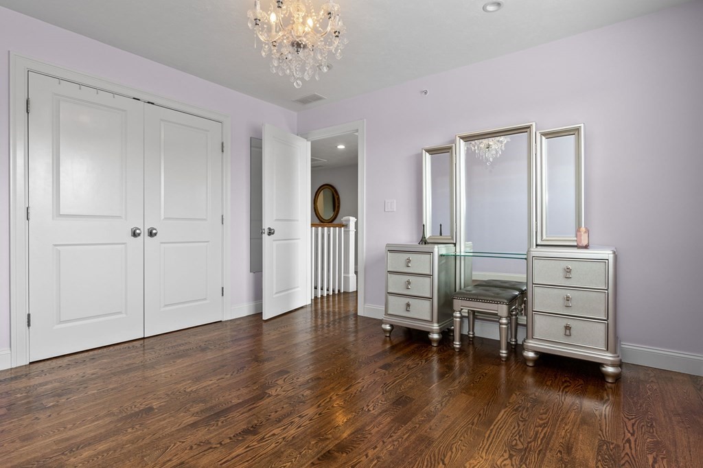 2 Poplar Hill Circle