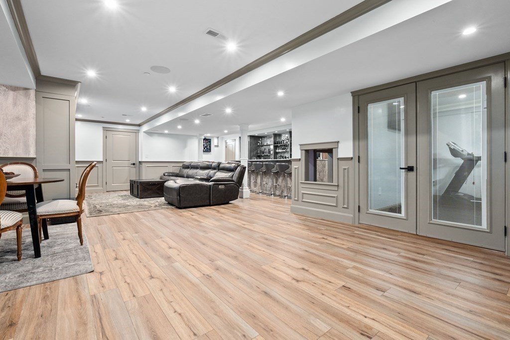 2 Poplar Hill Circle