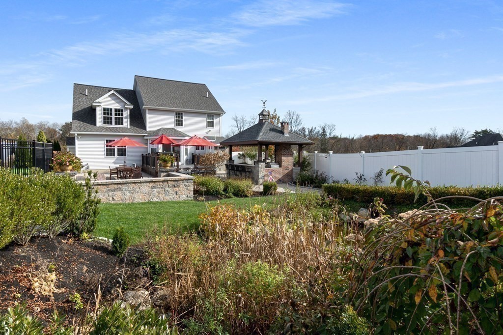 2 Poplar Hill Circle