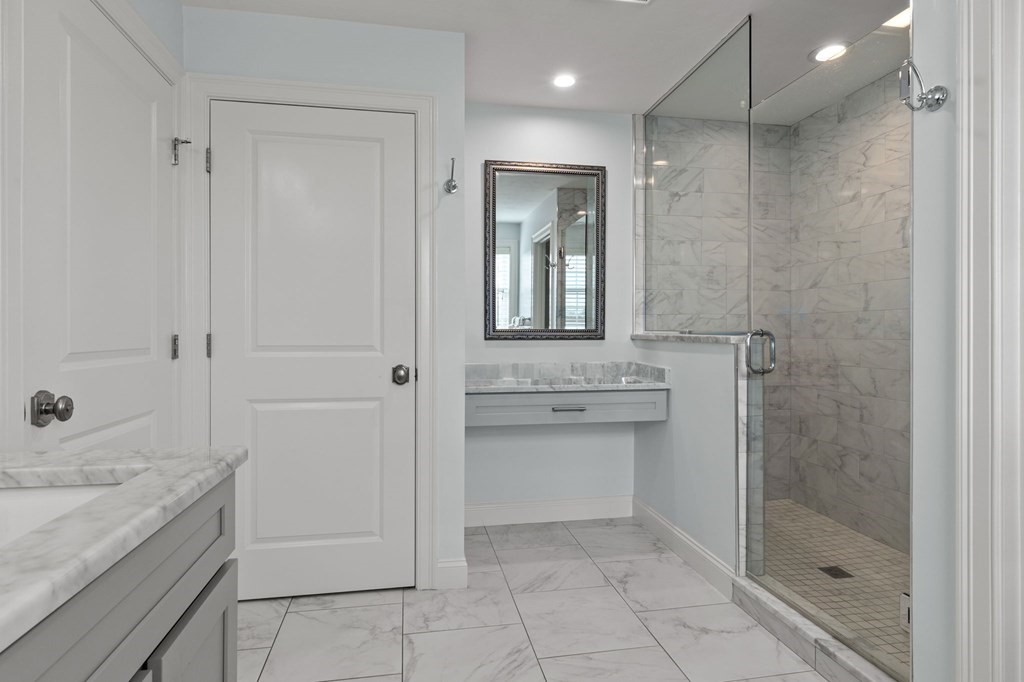 2 Poplar Hill Circle