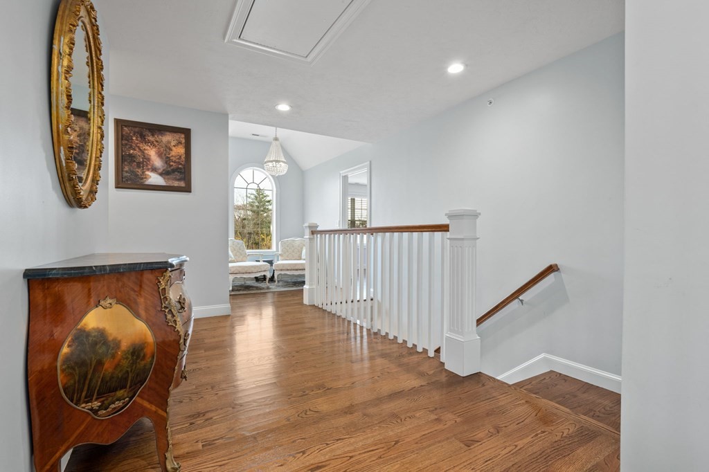 2 Poplar Hill Circle