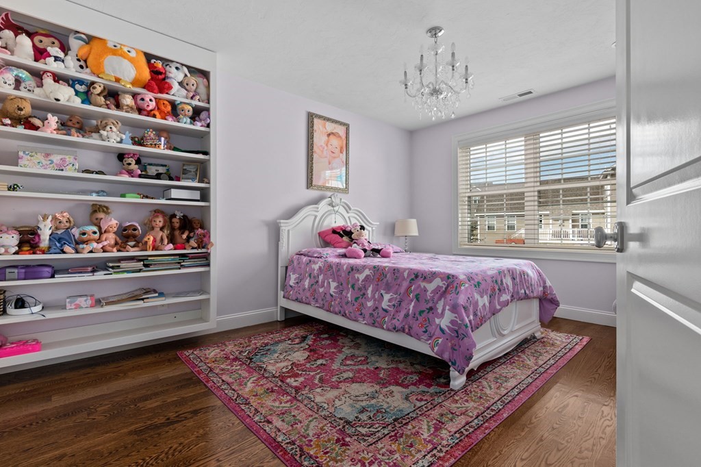 2 Poplar Hill Circle