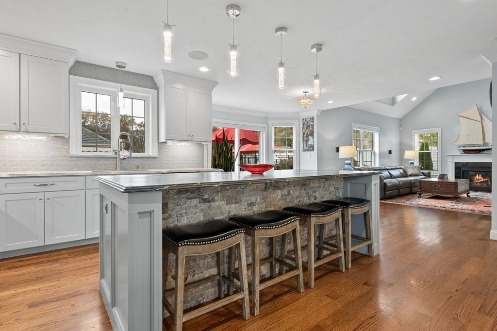 2 Poplar Hill Circle