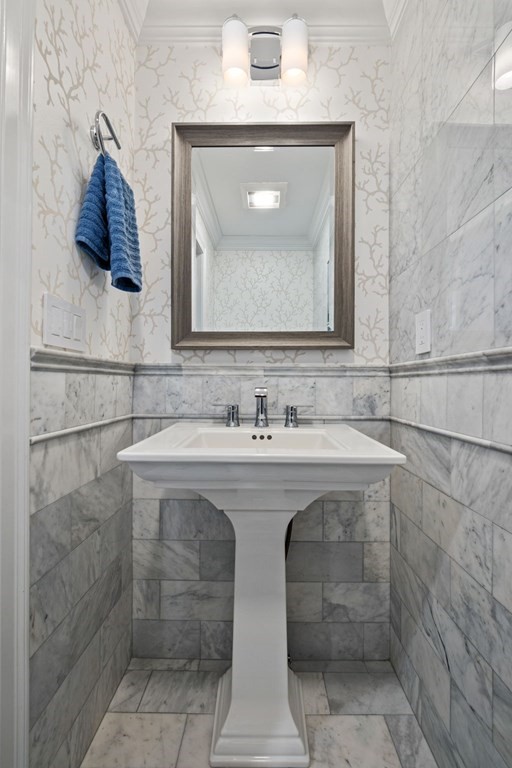 2 Poplar Hill Circle