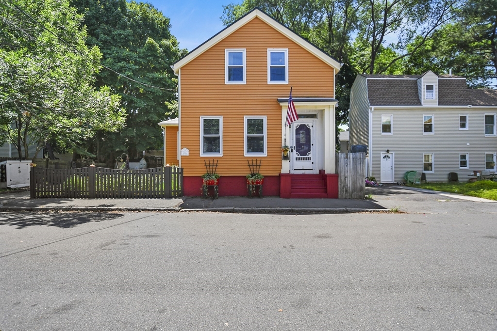11 Saunders Street