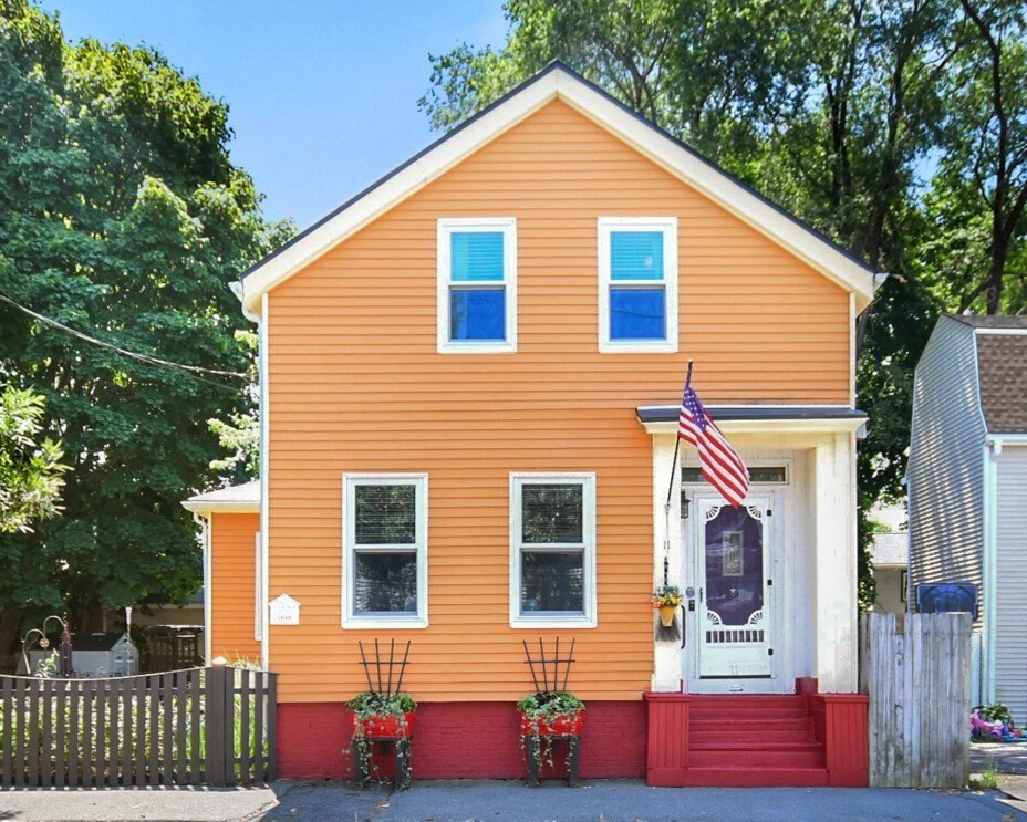 11 Saunders Street