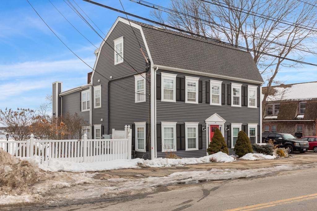 240 Merrimac St # 3