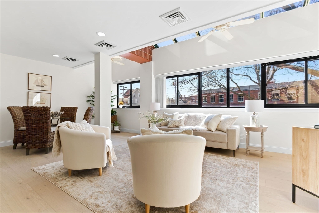 58 Merrimac St # 5 Unit: 2-5