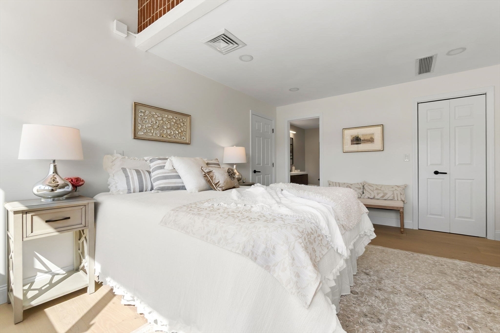 58 Merrimac St # 5 Unit: 2-5