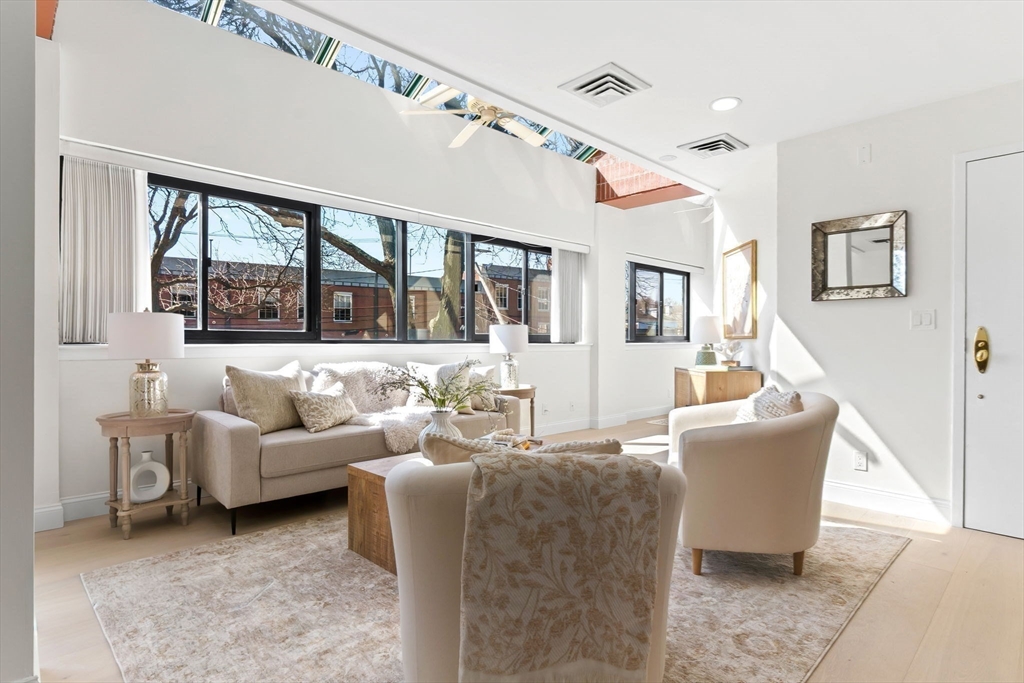 58 Merrimac St # 5 Unit: 2-5