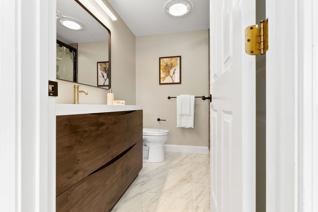 58 Merrimac St # 5 Unit: 2-5