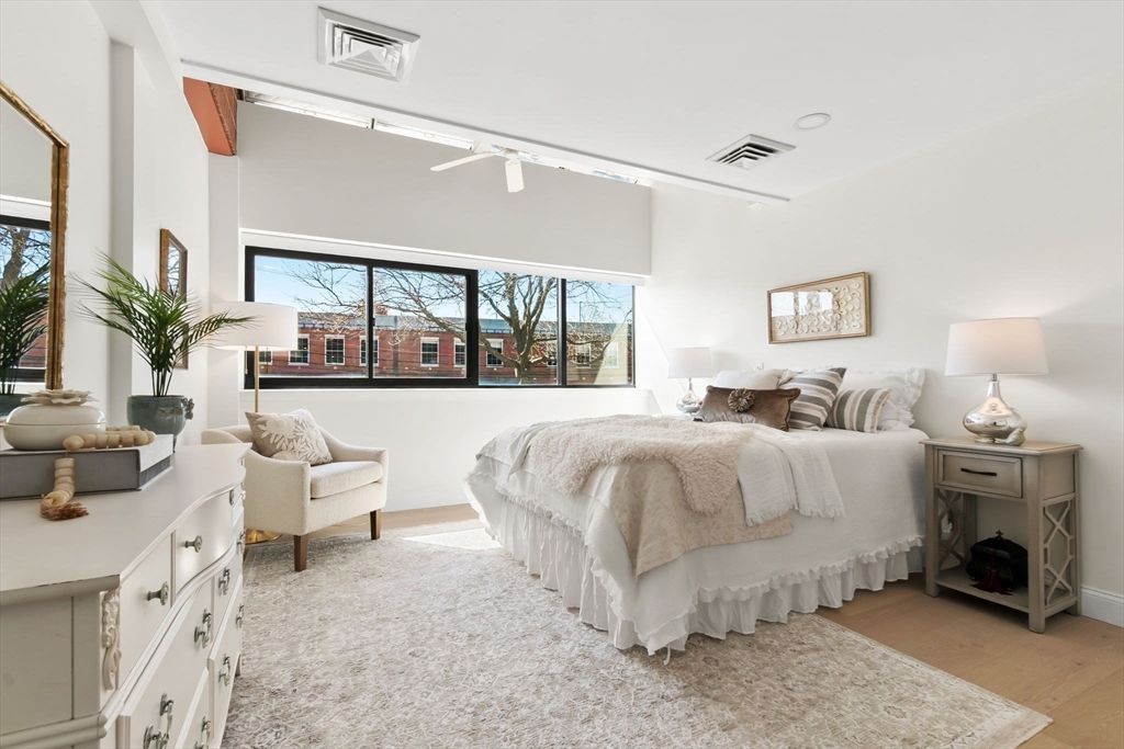 58 Merrimac St # 5 Unit: 2-5