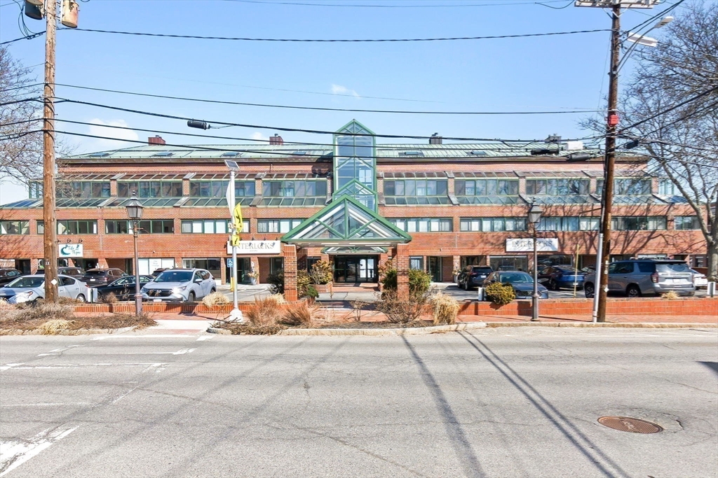 58 Merrimac St # 5 Unit: 2-5