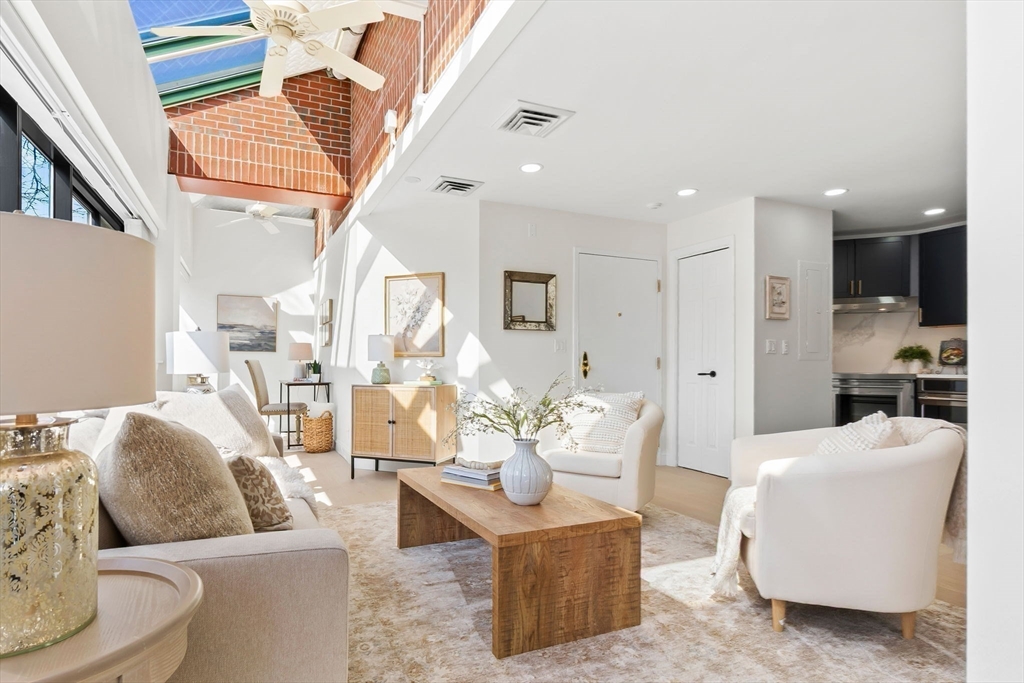 58 Merrimac St # 5 Unit: 2-5