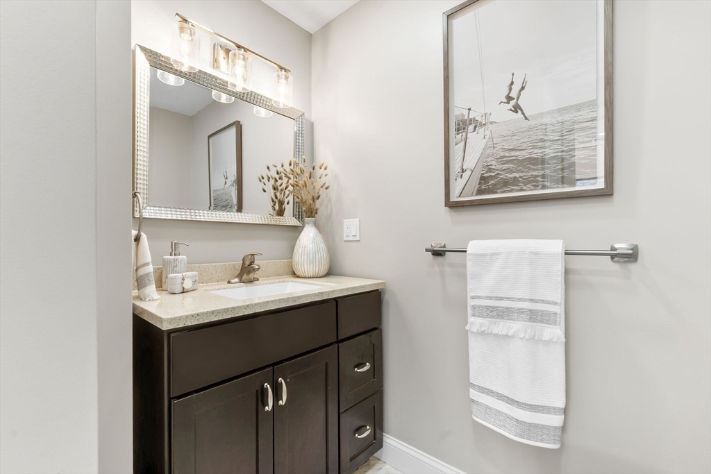 58 Merrimac St # 5 Unit: 2-5