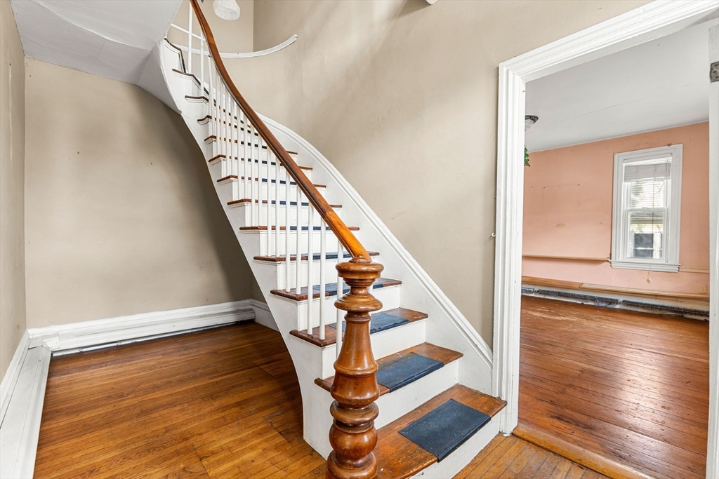 32 Ashland St