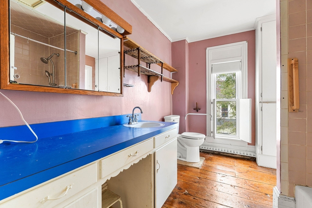 32 Ashland St