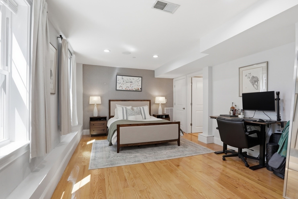 20 Winfield St # 1