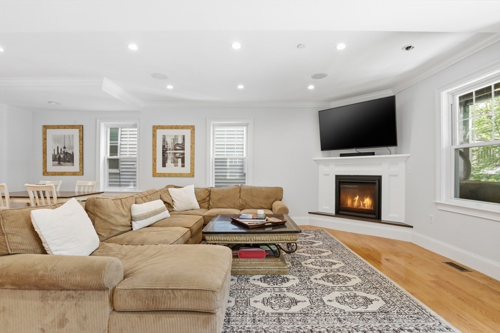 20 Winfield St # 1