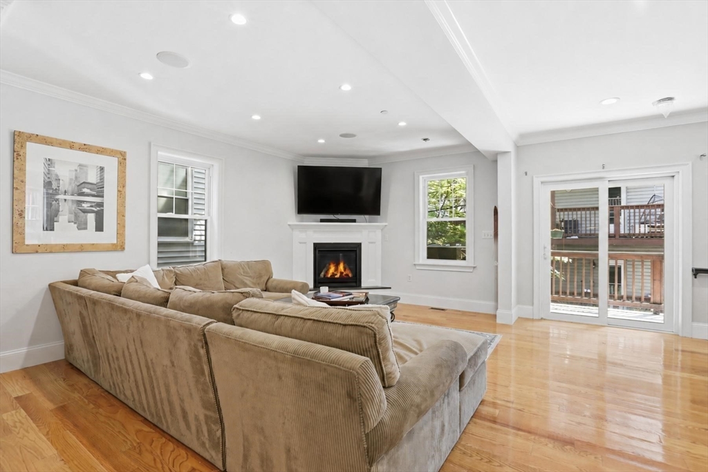 20 Winfield St # 1