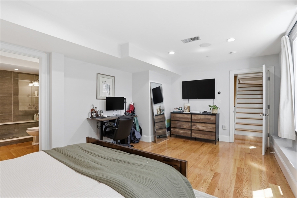 20 Winfield St # 1