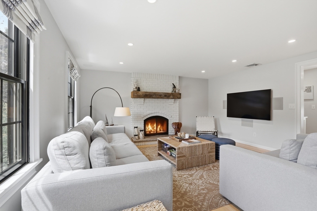40 Frances Dr