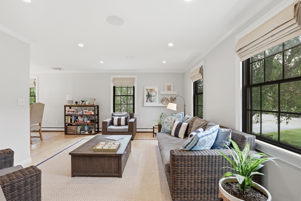 40 Frances Dr