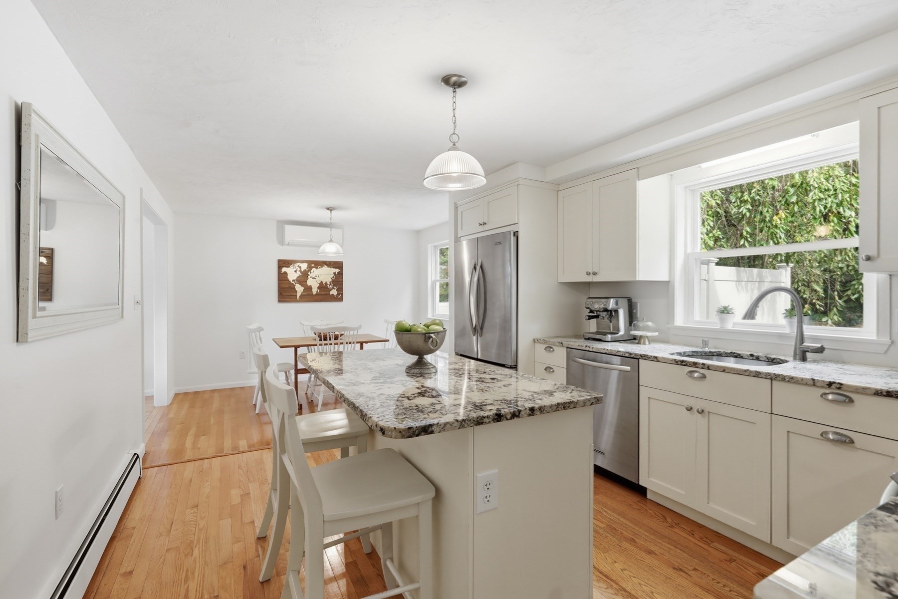 14 Dunvegan Dr