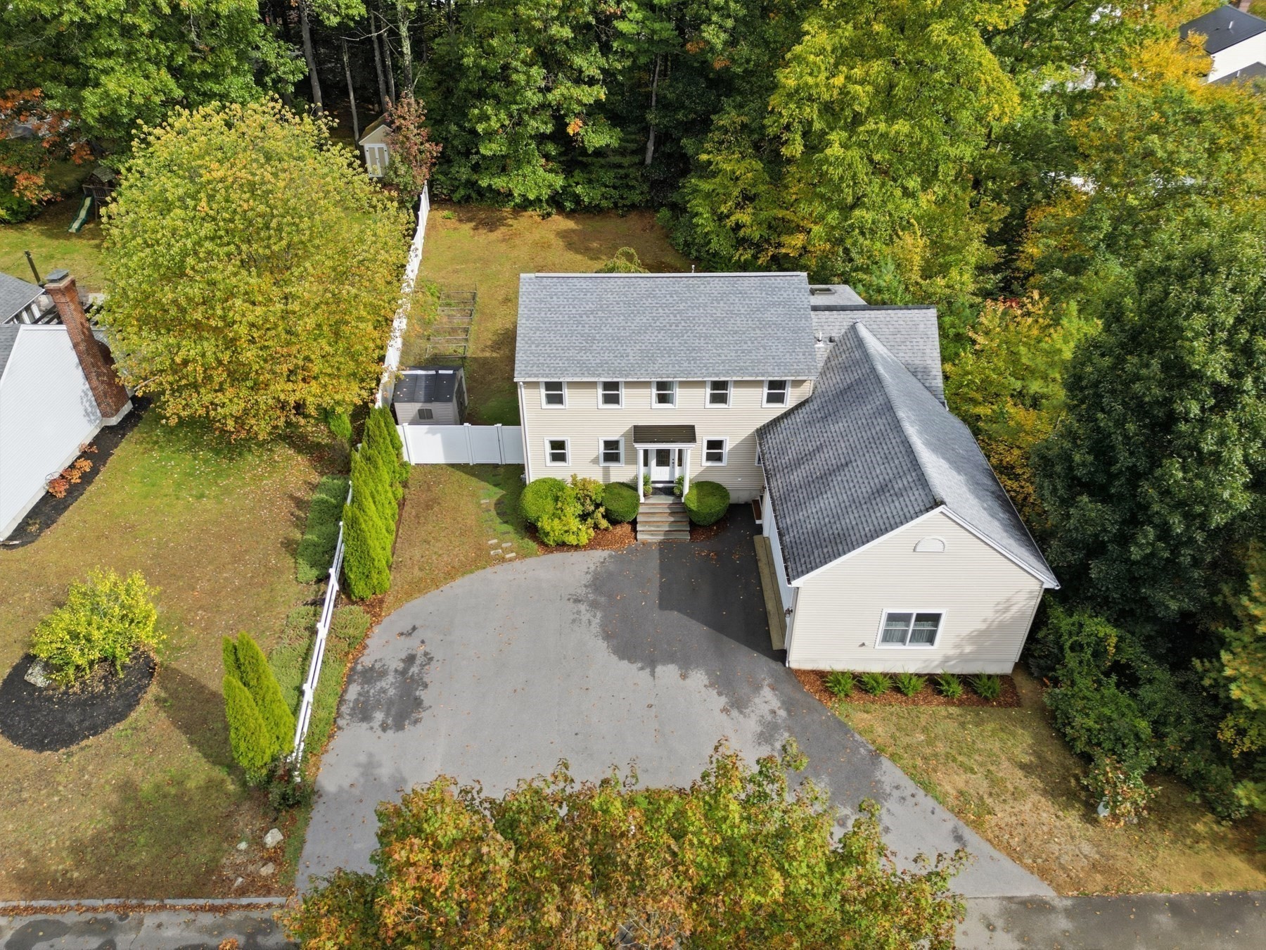 14 Dunvegan Dr