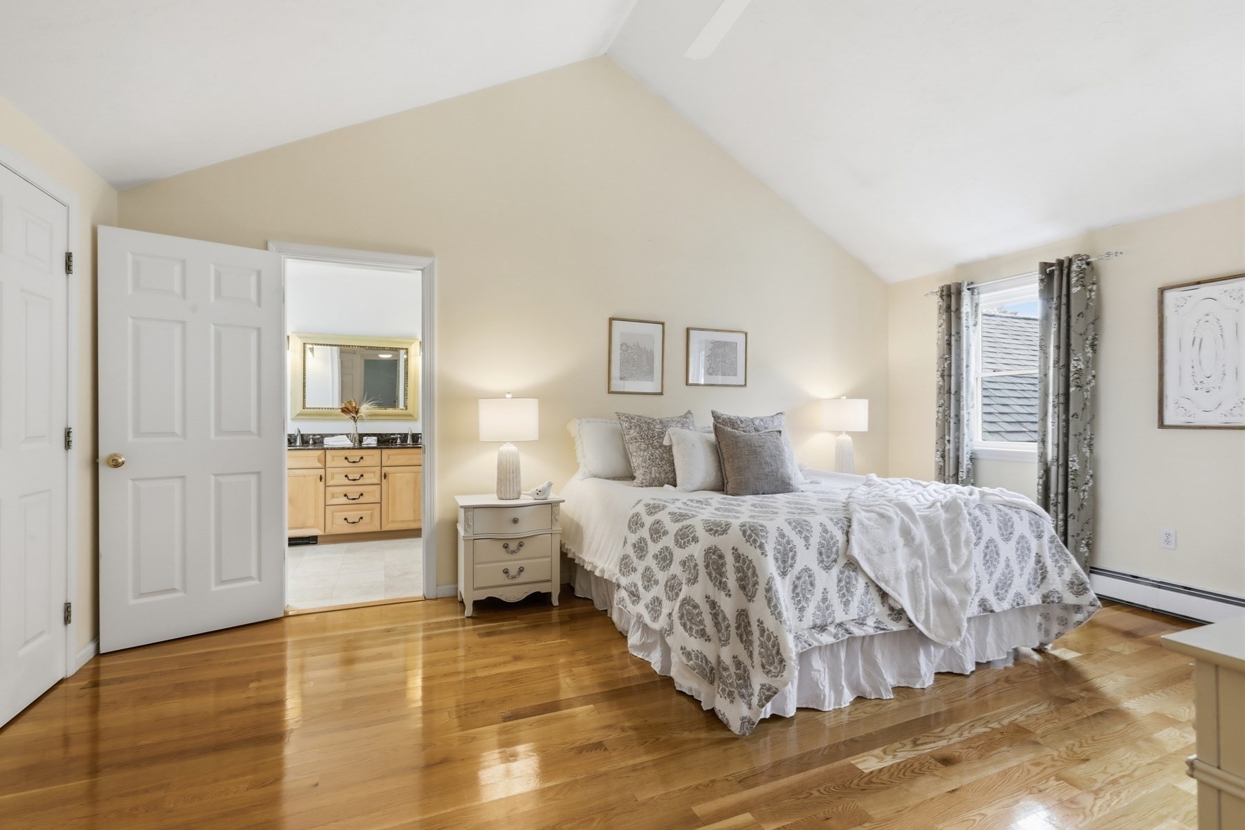 14 Dunvegan Dr
