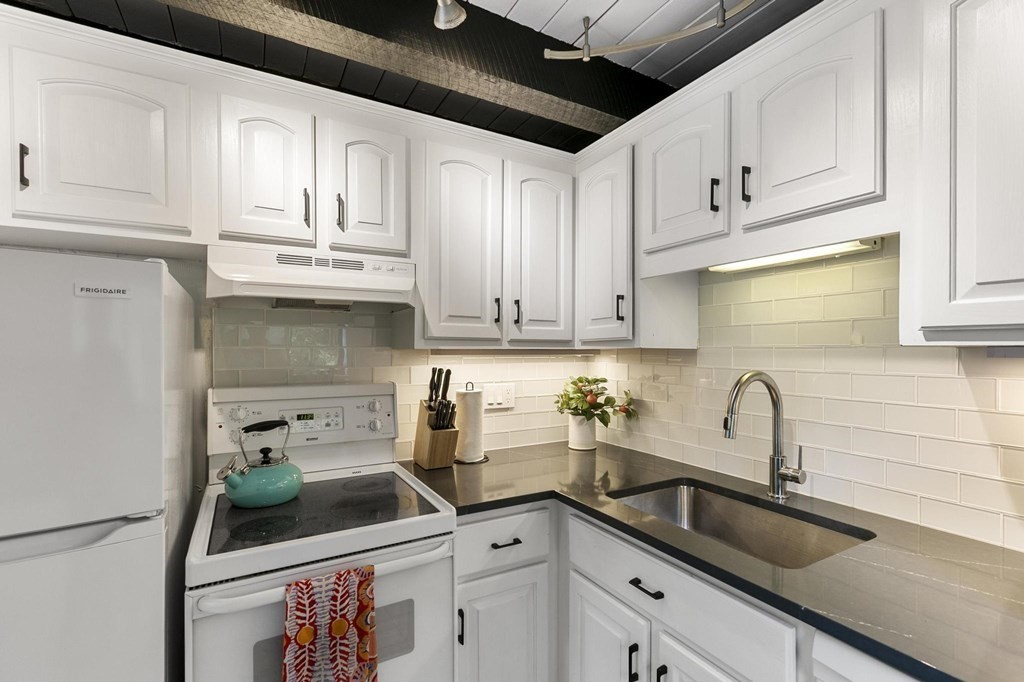 993 Mass. Ave. # 228