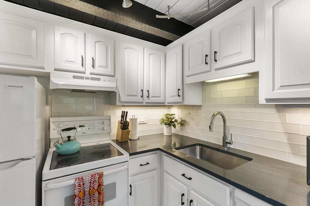 993 Mass. Ave. # 228