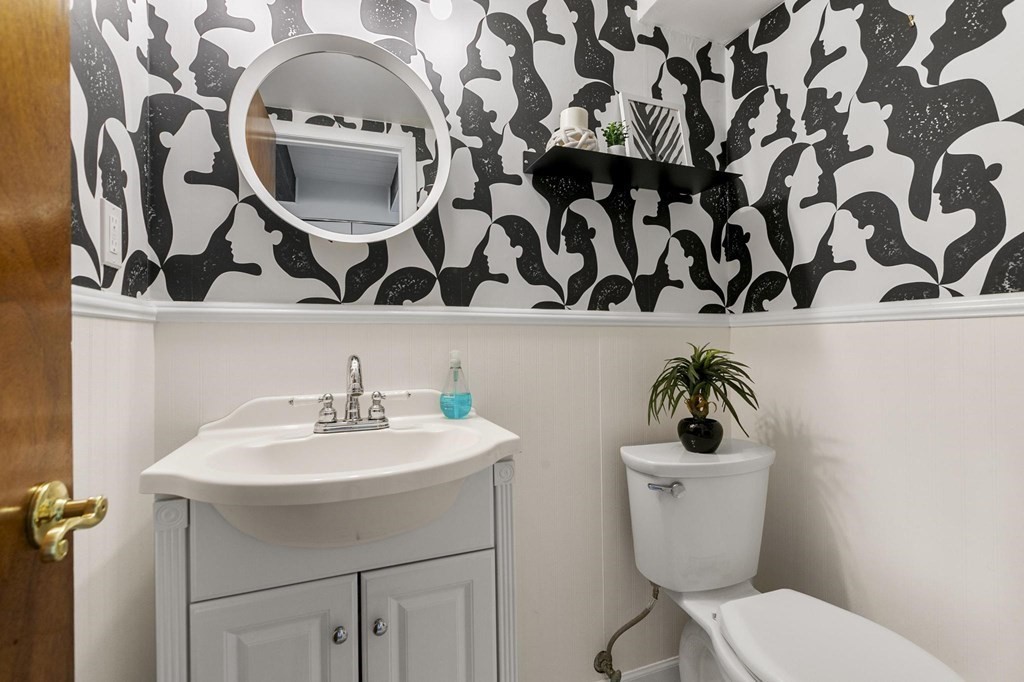 993 Mass. Ave. # 228