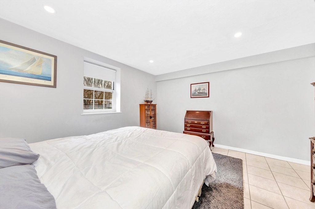 7 Colonial Village Dr # 2