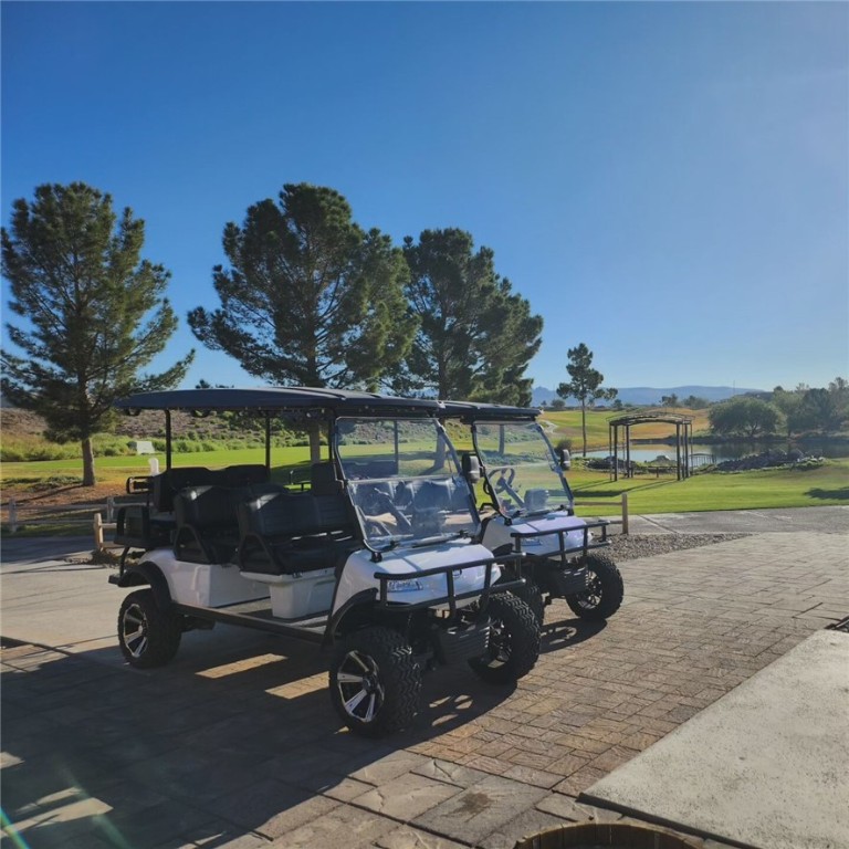 2438 E Corte La Mancha