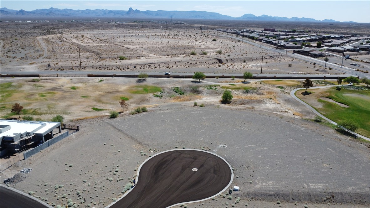 2438 E Corte La Mancha