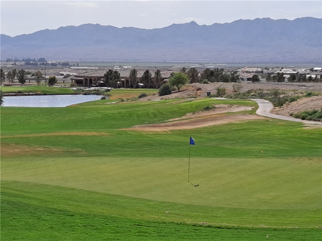 2440 E Corte La Mancha