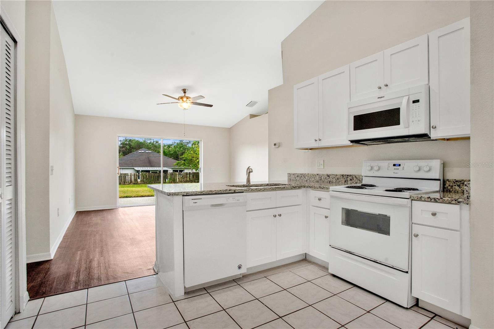 3141 CASTLE ROCK CIR