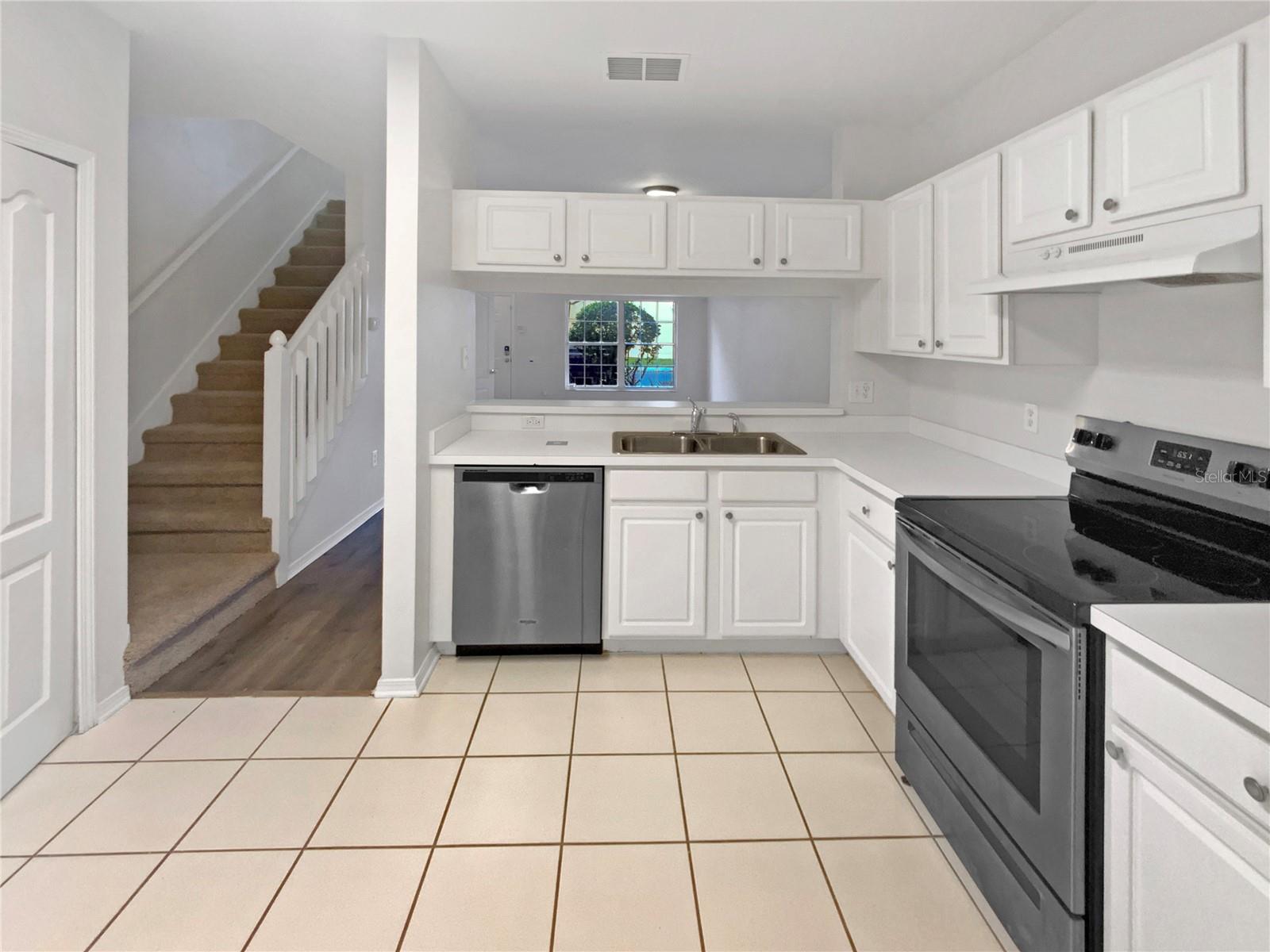 1238 STANDRIDGE DR