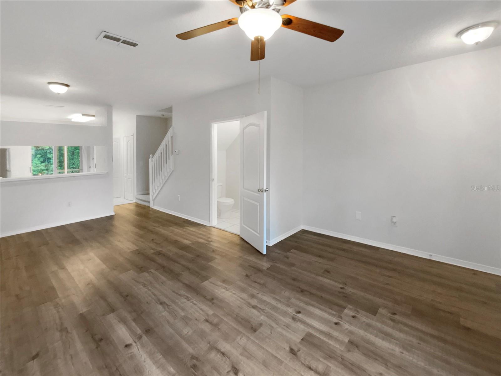 1238 STANDRIDGE DR