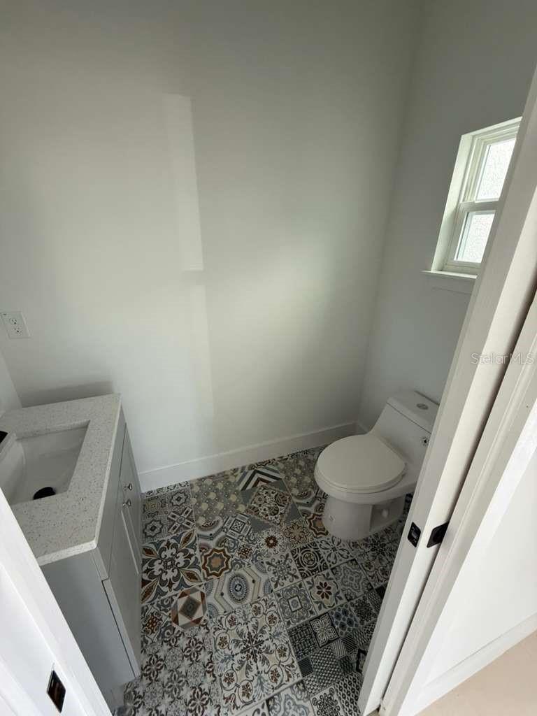 286 CATALONIA AVE NW