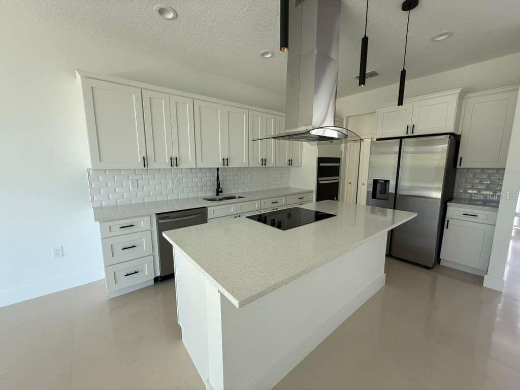 286 CATALONIA AVE NW