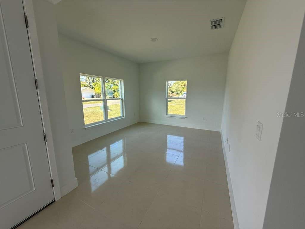 286 CATALONIA AVE NW