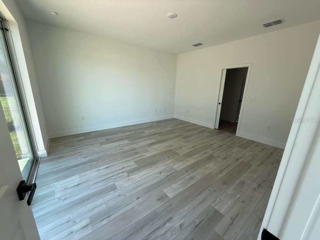 239 GREENBRIER AVE NW