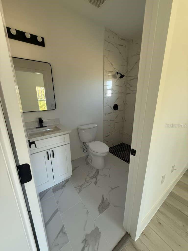 239 GREENBRIER AVE NW