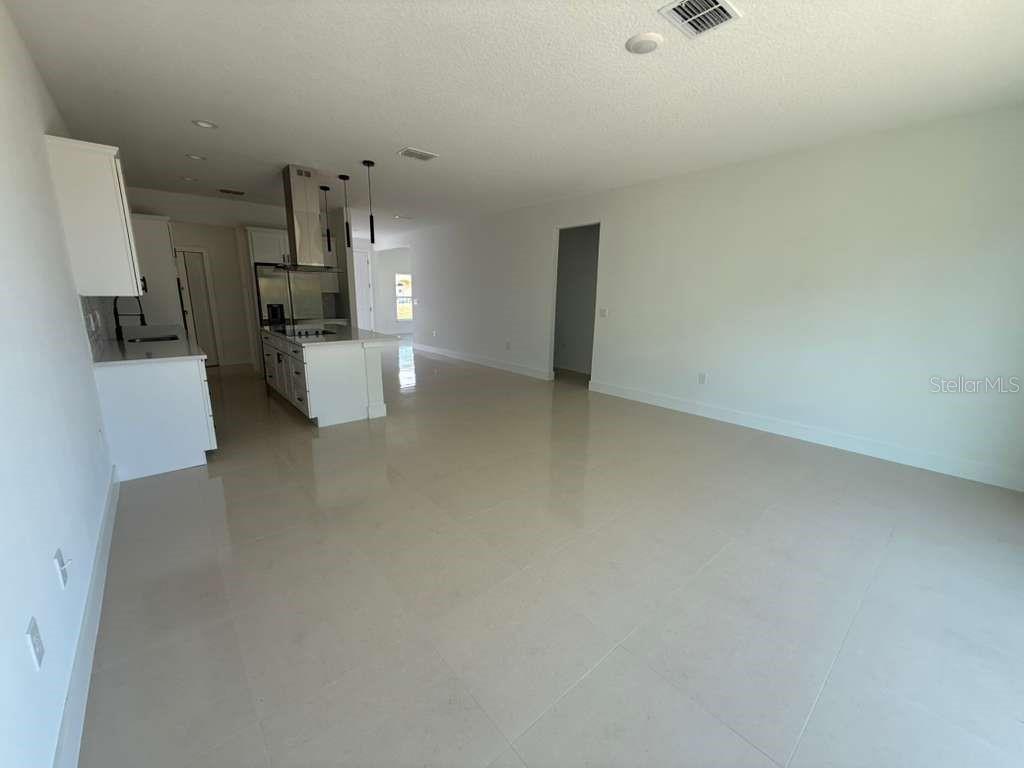 239 GREENBRIER AVE NW