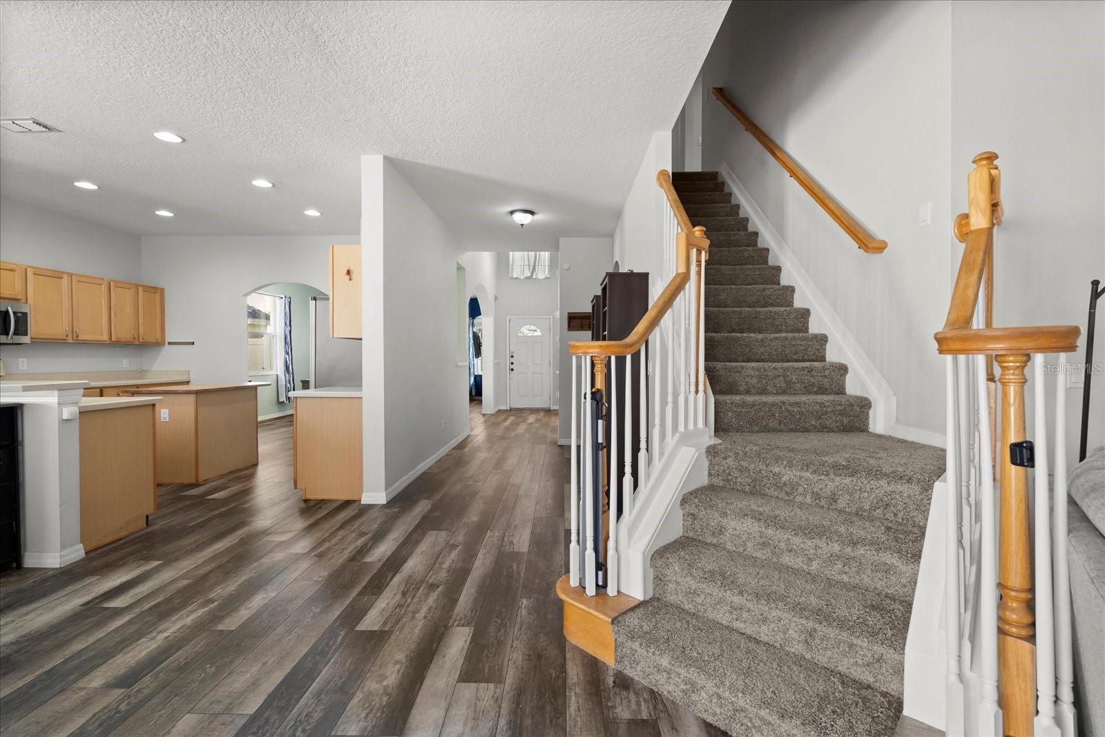 206 BONVILLE DR