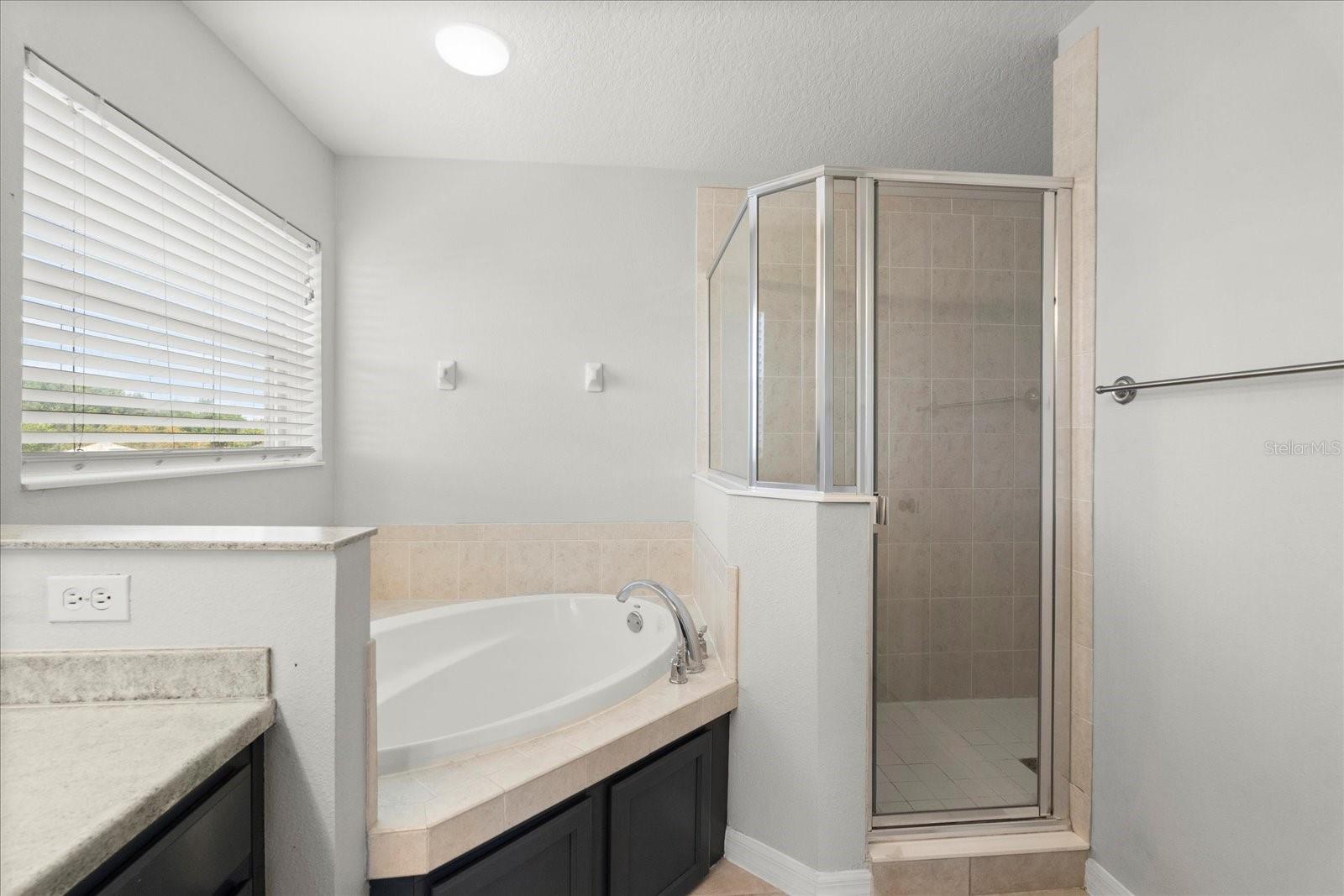 206 BONVILLE DR
